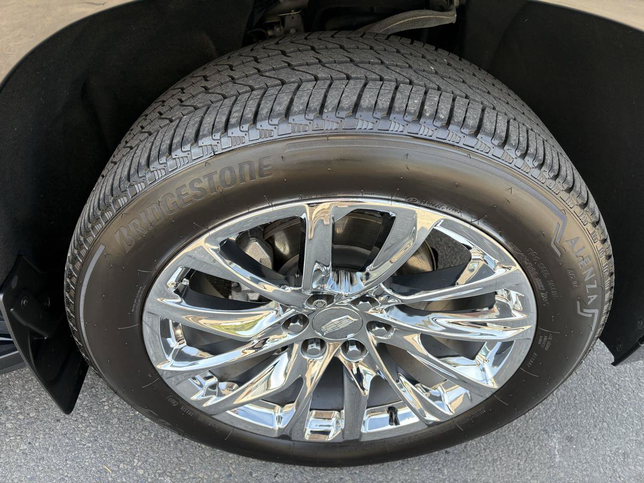 Used 2023 Cadillac Escalade ESV Premium Luxury w/ LPO, Radiant Package AWD/4WD image 9
