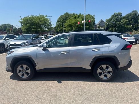 Used 2025 Toyota RAV4 XLE AWD/4WD image 4
