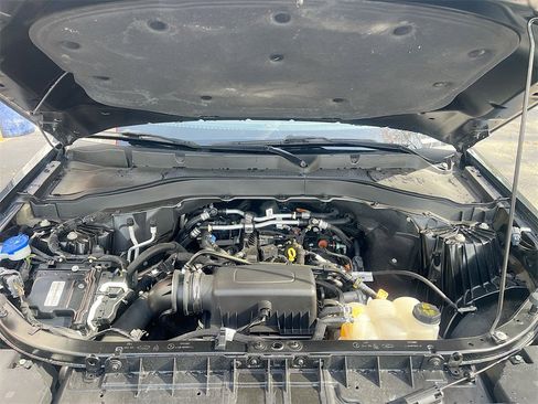Used 2023 Ford Explorer XLT image 29