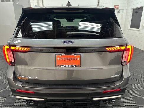 Used 2025 Ford Explorer Platinum w/ Ultimate Package AWD/4WD image 9
