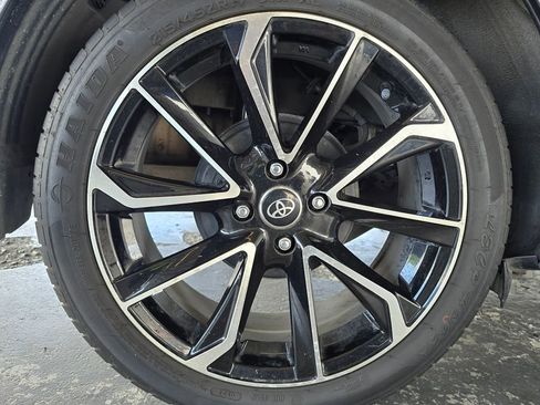Used 2019 Toyota Yaris L FWD image 18