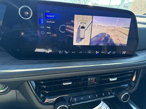 Used 2025 Chevrolet Tahoe Premier image 18