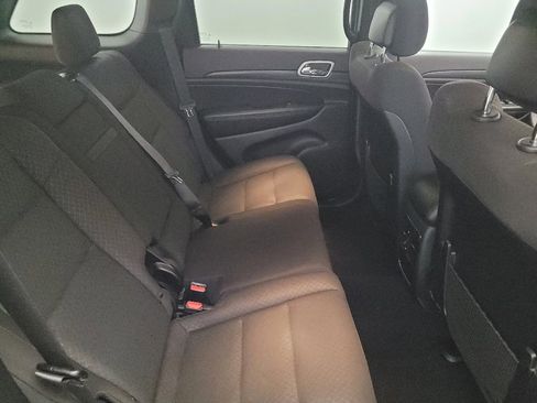 Used 2020 Jeep Grand Cherokee Laredo image 19