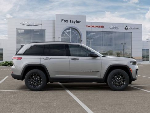 Used 2026 Jeep Grand Cherokee Altitude AWD/4WD image 21