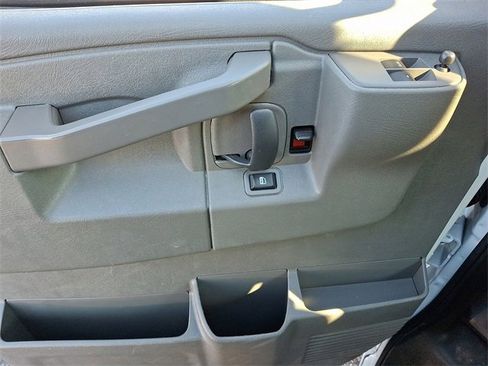 Used 2024 GMC Savana 2500 w/ Driver Convenience Package image 13