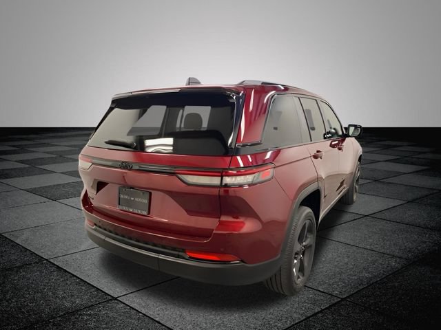 Used 2023 Jeep Grand Cherokee Altitude AWD/4WD image 7