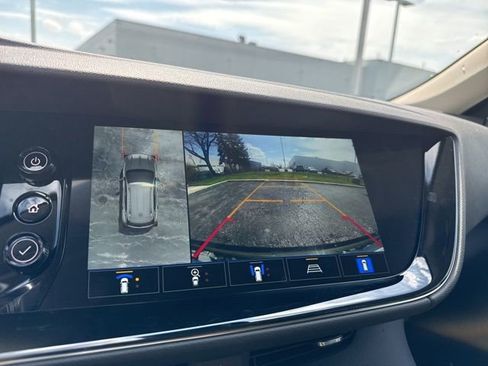 Used 2023 Buick Envision Avenir image 21