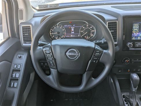 Used 2022 Nissan Frontier SV w/ Technology Package image 18
