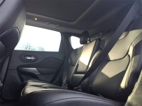 Certified 2022 Jeep Cherokee Latitude Lux w/ Sun & Sound Group image 15