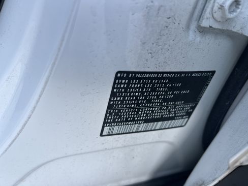 Certified 2023 Volkswagen Tiguan SE w/ Panoramic Sunroof Package image 33