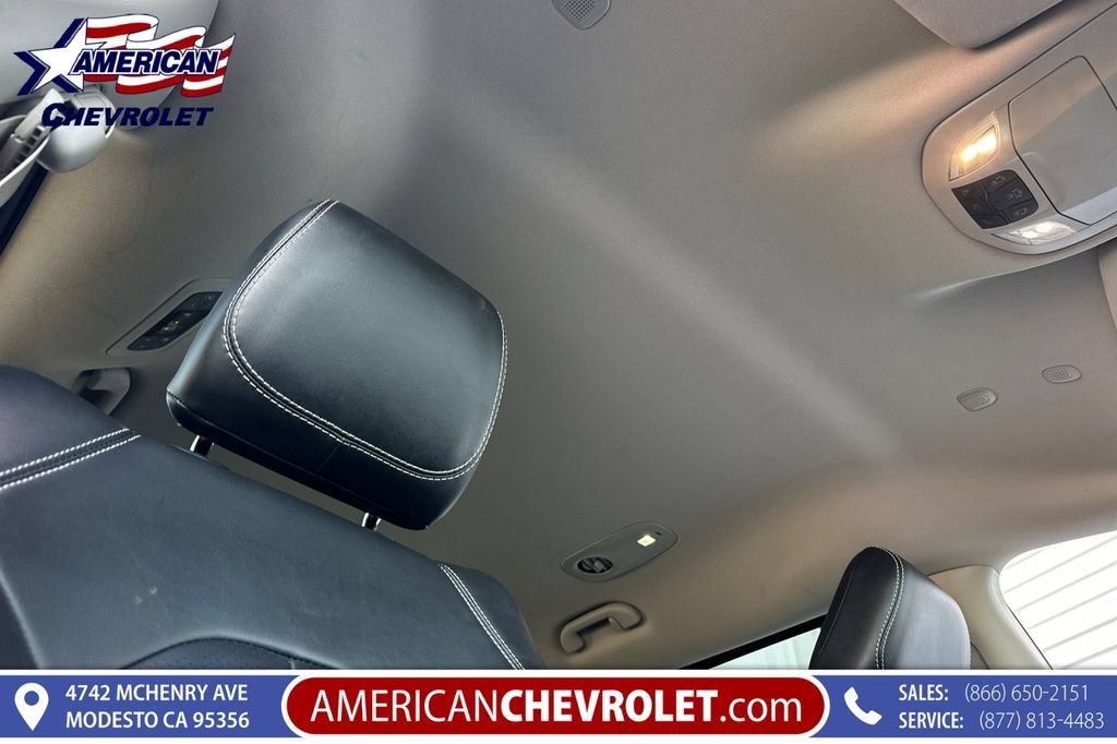 Used 2023 Chrysler Pacifica Touring-L FWD image 22