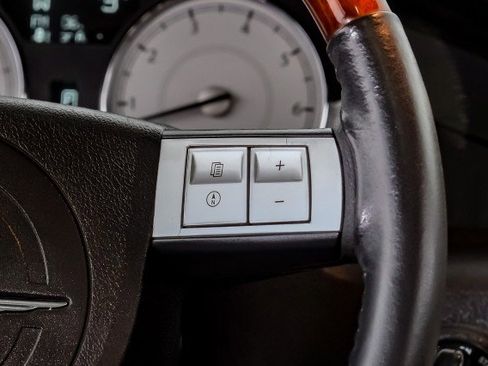 Used 2006 Chrysler 300 Touring image 15