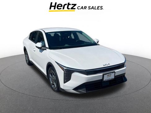 Used 2025 Kia K4 LXS image 1