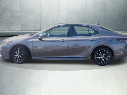 Used 2023 Toyota Camry SE w/ Cold Weather Package AWD/4WD image 14
