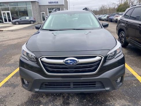 Used 2022 Subaru Outback Premium image 2