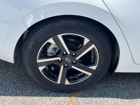 Used 2024 Nissan Sentra SV image 17