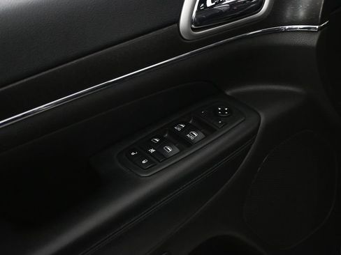 Used 2018 Jeep Grand Cherokee Limited RWD image 8