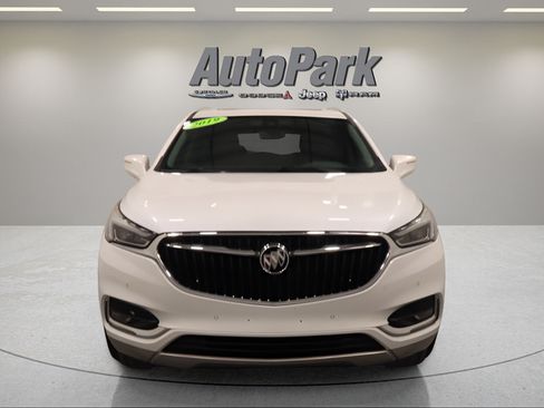 Used 2019 Buick Enclave Premium w/ Experience Buick Package FWD image 3