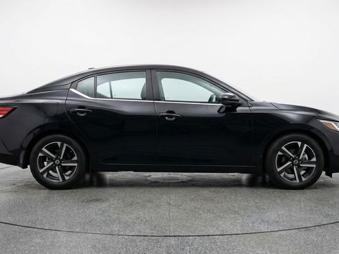 Used 2025 Nissan Sentra SV image 11