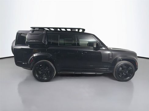 New 2026 Land Rover Defender 130 X-Dynamic SE AWD/4WD image 4