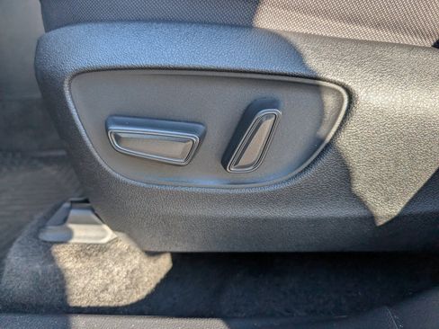 Used 2024 Toyota Highlander LE image 18