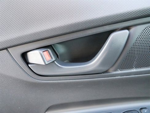 Used 2023 Hyundai Kona SEL image 14