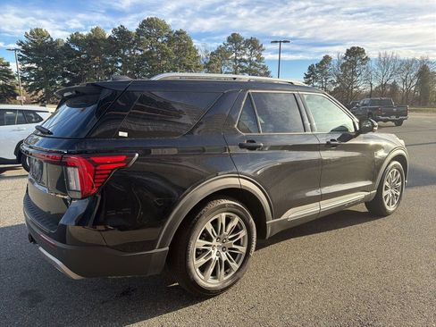 Used 2025 Ford Explorer Platinum image 8