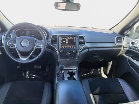 Used 2018 Jeep Grand Cherokee Altitude image 15