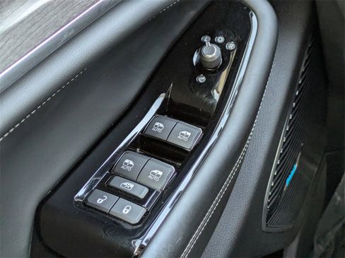 Used 2021 Jeep Grand Cherokee L Overland w/ Advanced Protech Group III image 26