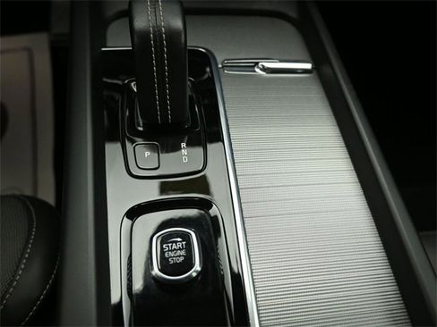 Used 2022 Volvo XC60 T8 R-Design w/ Advanced Package image 18