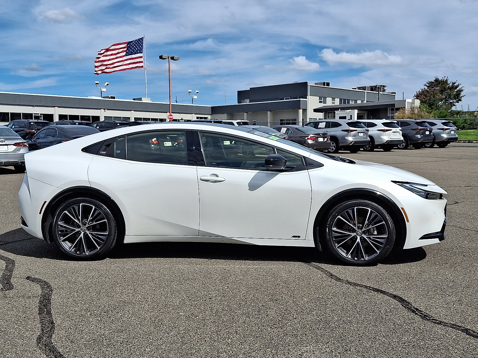 Certified 2024 Toyota Prius XLE AWD/4WD image 8