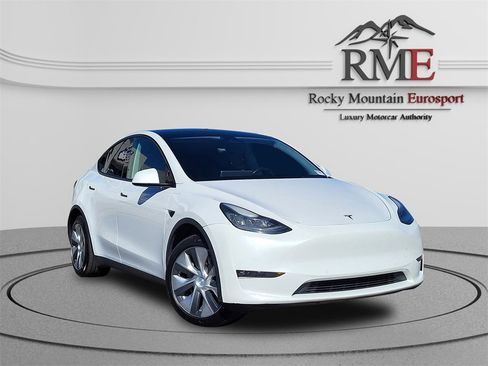 Used 2021 Tesla Model Y Long Range image 1
