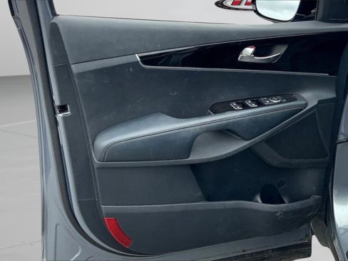 Used 2020 Kia Sorento LX image 24