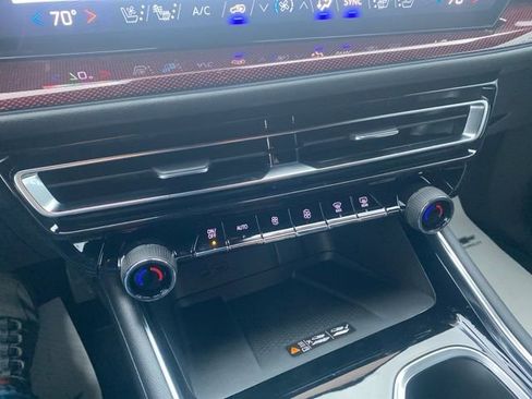 New 2026 Chevrolet Traverse RS image 16