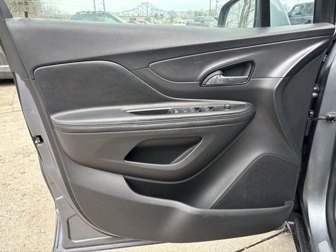 Used 2019 Buick Encore Sport Touring image 19