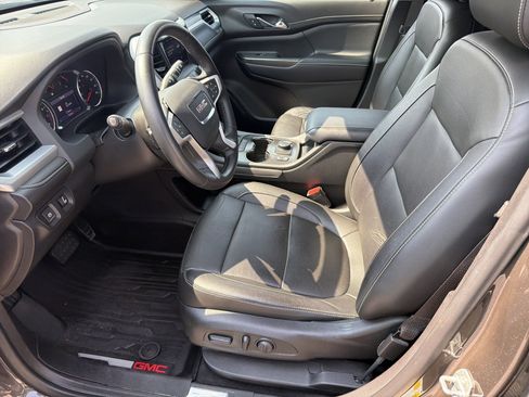 Certified 2020 GMC Acadia SLT w/ LPO, Floor Liner Package FWD image 10