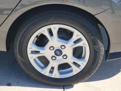 Used 2015 Ford Fiesta SE FWD image 14