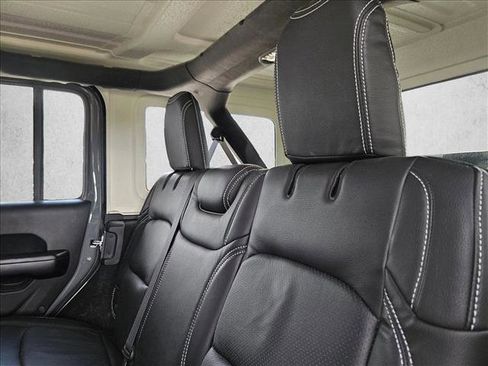 Used 2018 Jeep Wrangler Unlimited Sport S image 17