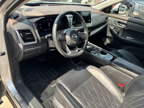 Used 2022 Nissan Rogue Platinum w/ Head-Up Display Package FWD image 18