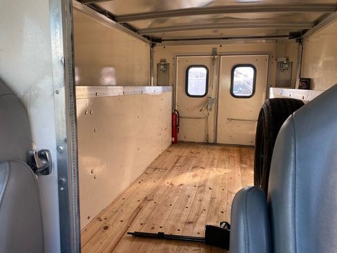 Used 2015 Ford E-350 and Econoline 350 Super Duty w/ Power Windows & Locks Group image 16