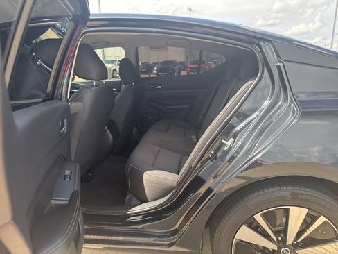 Used 2022 Nissan Altima 2.5 SV FWD image 25