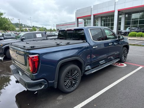 Used 2022 GMC Sierra 1500 Denali w/ Driver Alert Package II AWD/4WD image 3