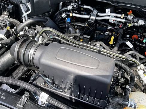 Used 2023 Ford Explorer XLT w/ Equipment Group 202A RWD image 35