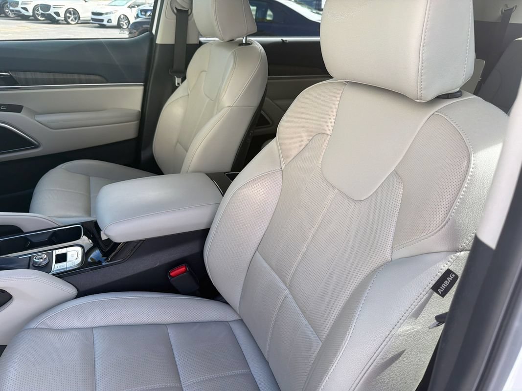 Used 2023 Kia Telluride EX w/ EX Captain's Chair Package FWD image 14