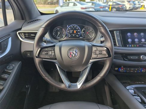 Used 2024 Buick Enclave Premium image 17