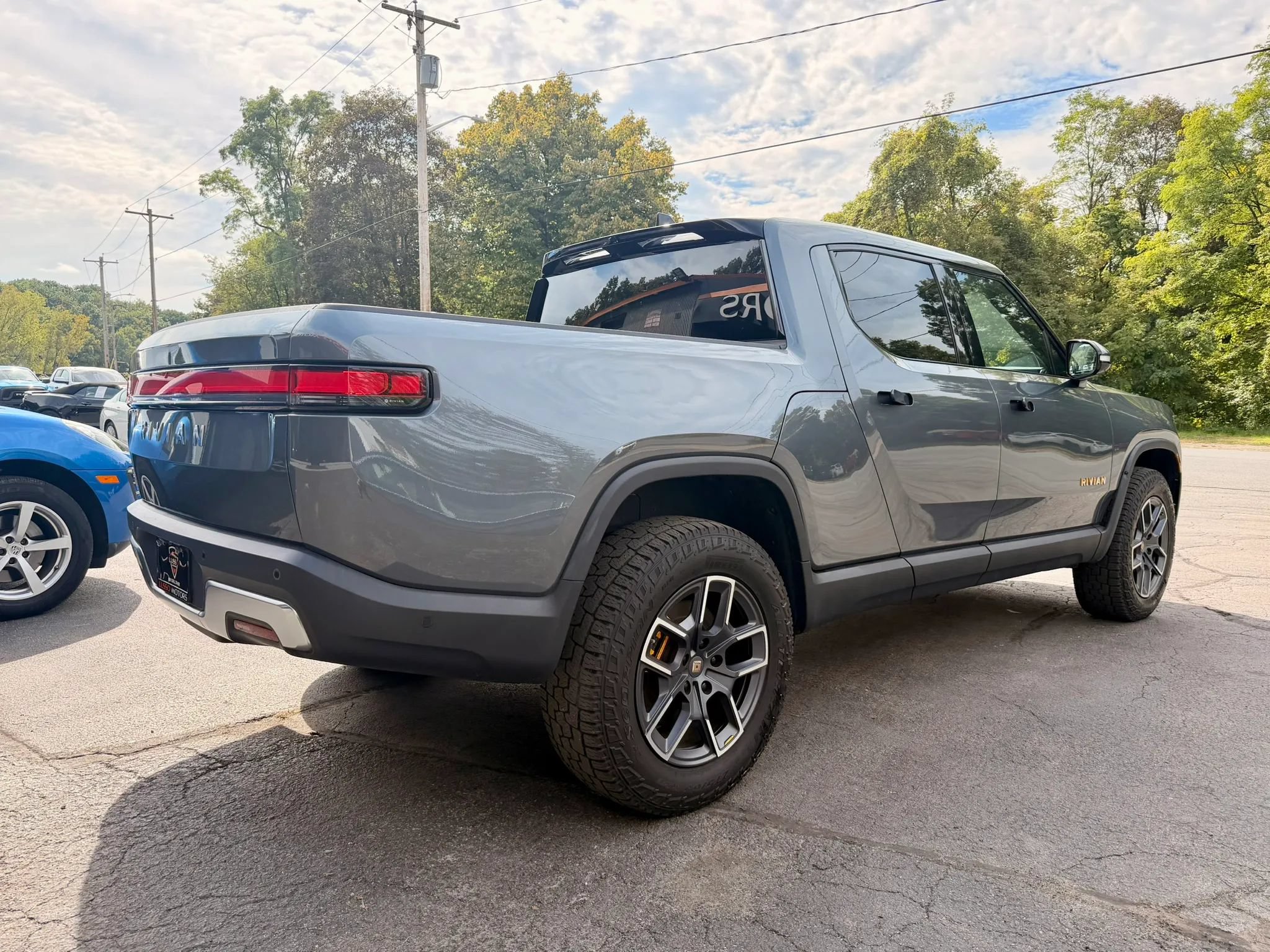 Used 2022 Rivian R1T Adventure AWD/4WD image 8