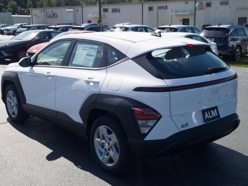 New 2027 Hyundai Kona SE FWD image 8