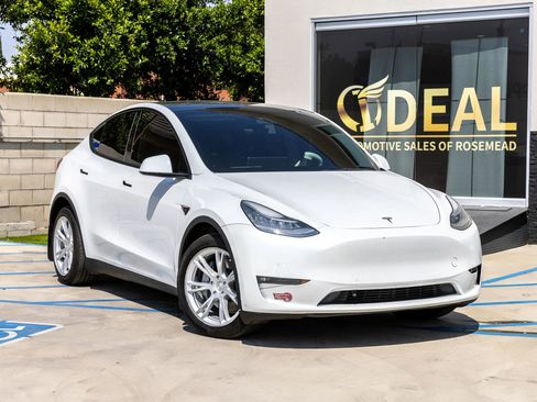 Used 2021 Tesla Model Y Long Range AWD/4WD image 2