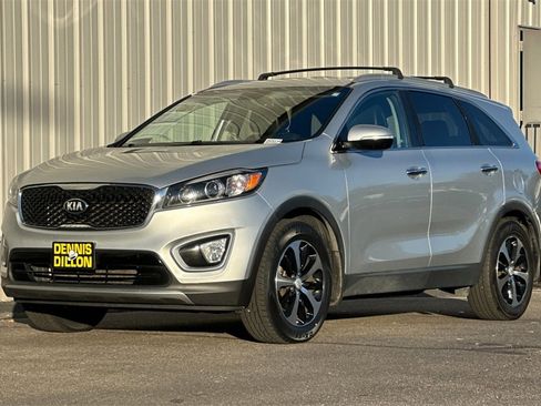 Used 2016 Kia Sorento EX image 9