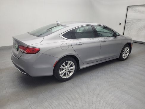 Used 2017 Chrysler 200 Limited Platinum image 10